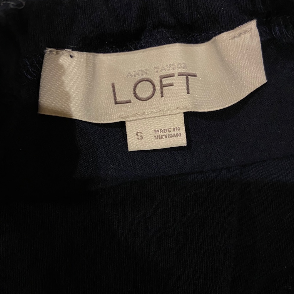 Super cute Loft fall and spring top